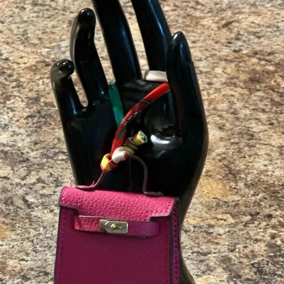 Mini Handbag Charm Or Ear Pods Faux Leather Rose Color NWOT - Picture 9 of 9